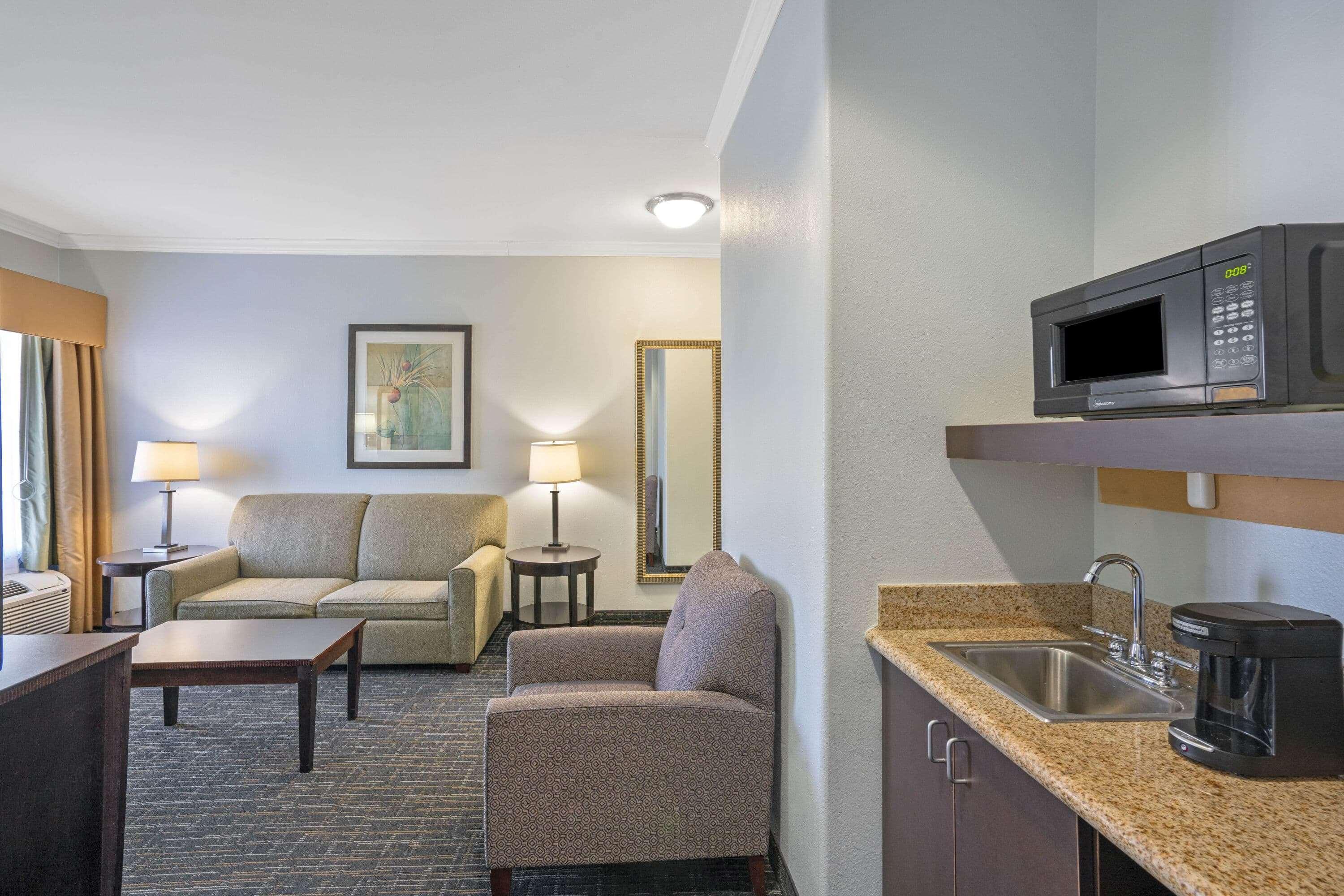 Sonesta Essential Westchase Hotel 3*