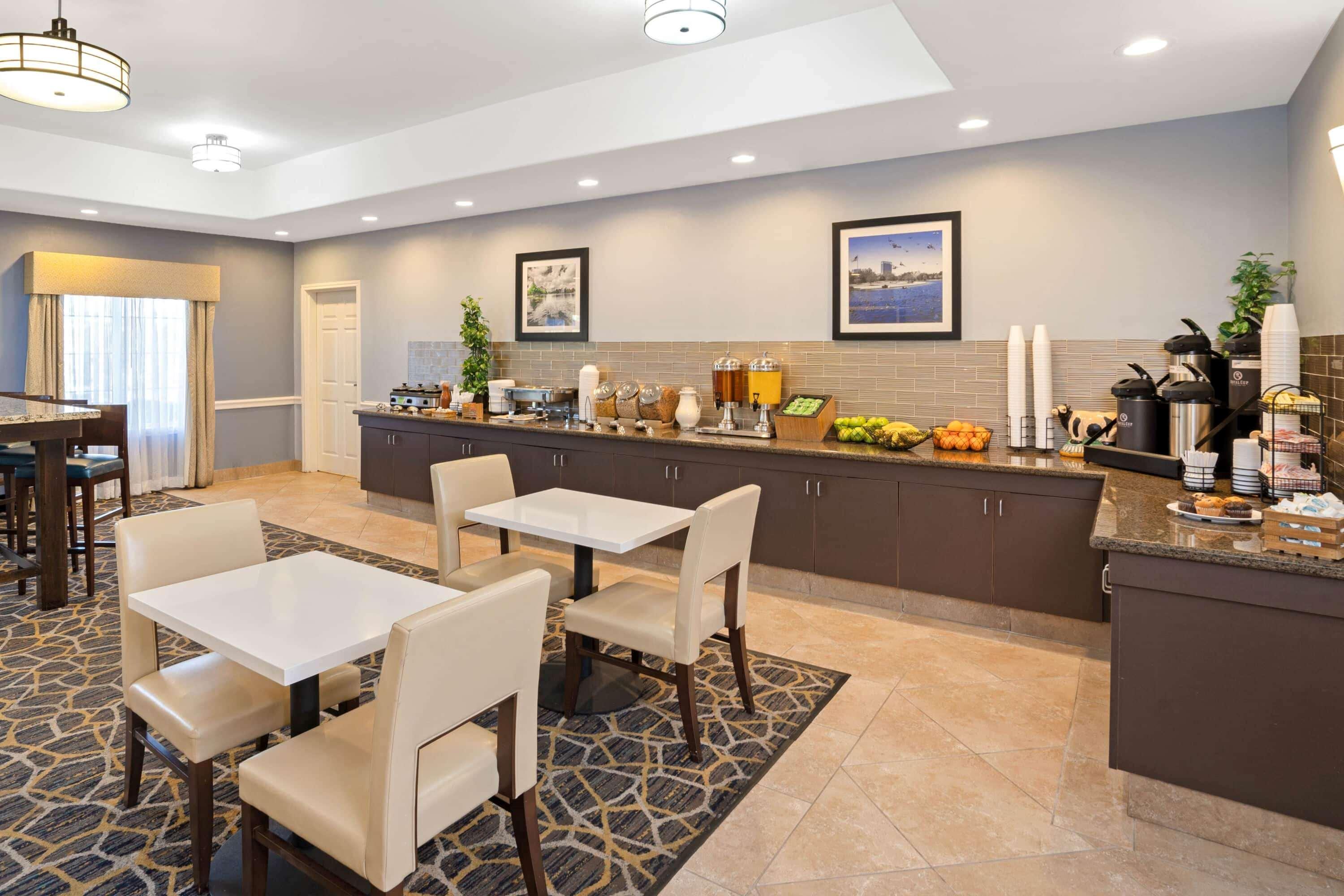 Hotel Sonesta Essential Westchase 3*