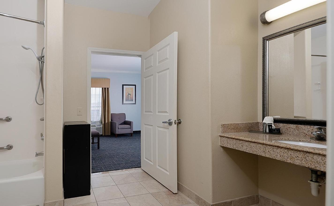 Hotel Sonesta Essential Westchase Houston