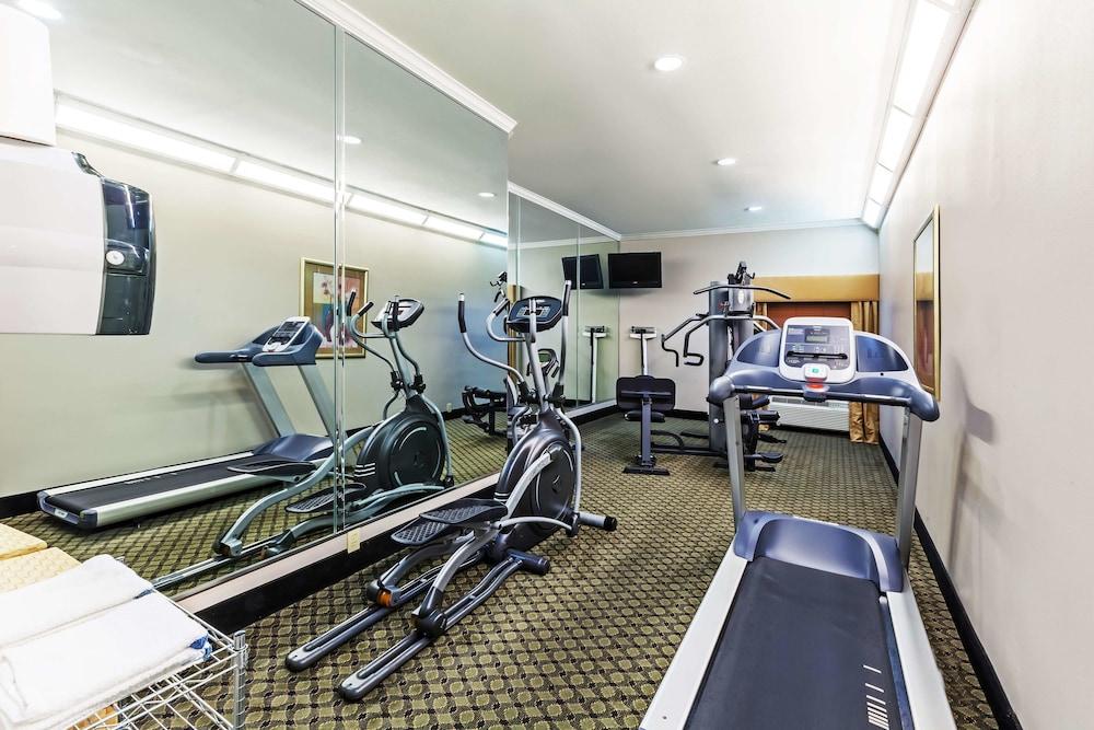 Sonesta Essential Westchase Hotel 3*