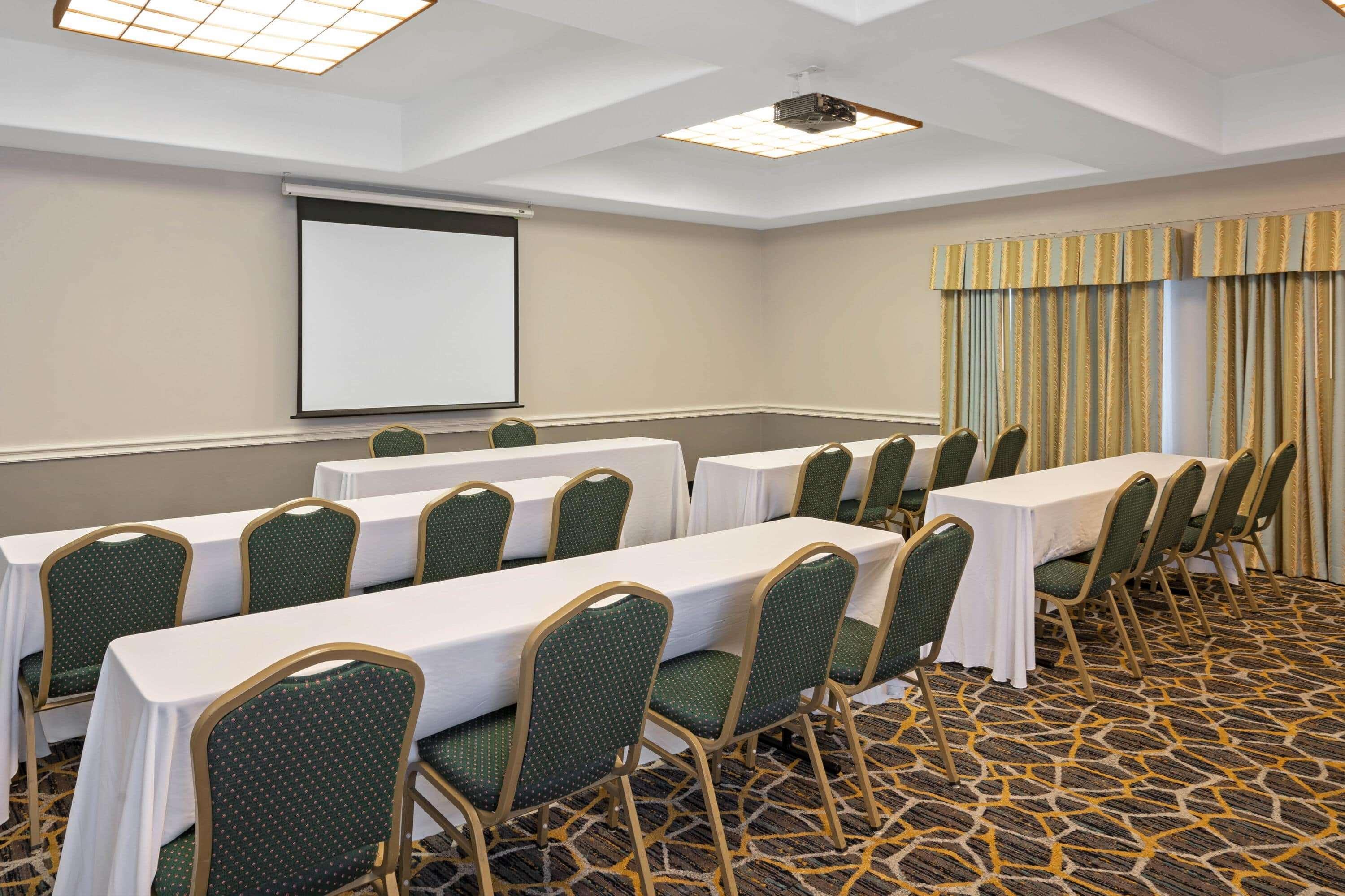 Sonesta Essential Westchase Hotel 3*